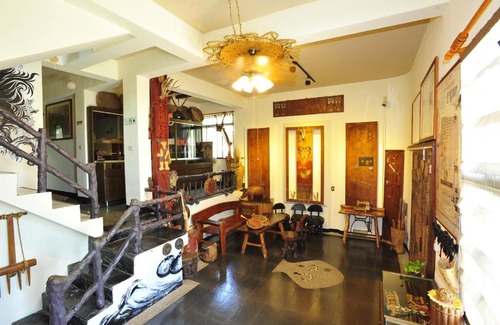 Jinfeng House | Guest Rated 10/10 at Jilufugan B&B with Family Amenities