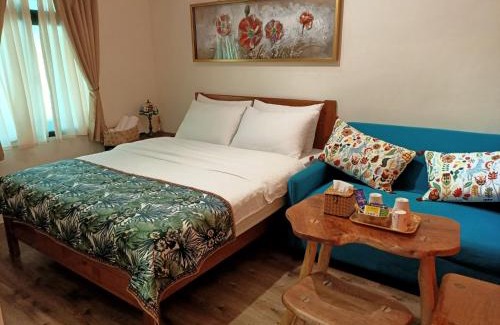 Jinfeng House | Guest Rated 10/10 at Jilufugan B&B with Family Amenities