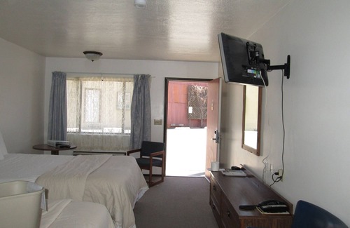 Tonopah Hotel | Family-Friendly Stay at Jim Butler Inn & Suites with Pool