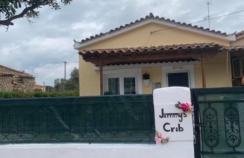 Moudros House | Experience Jimmy's Crib: Pet-Friendly & Family Approved