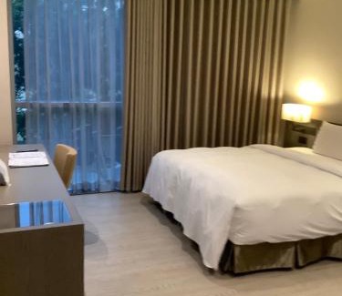 Sanmin Hotel | Discover Jin Shi Hu Hotel: 4-Star Comfort & Family-Friendly Amenities