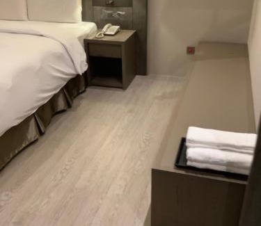 Sanmin Hotel | Discover Jin Shi Hu Hotel: 4-Star Comfort & Family-Friendly Amenities
