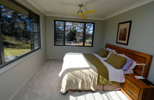 Dundee House | Explore Nature at Jindalee Offgrid Rural Home