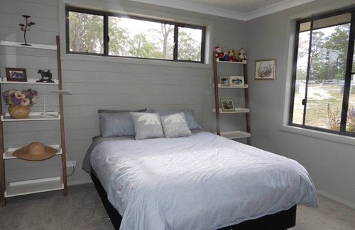 Dundee House | Explore Nature at Jindalee Offgrid Rural Home