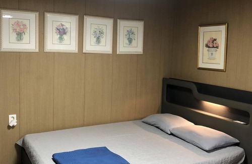 Kiru-ri House | Relax at Jindo Brown Guest House with Pool & Hot Tub