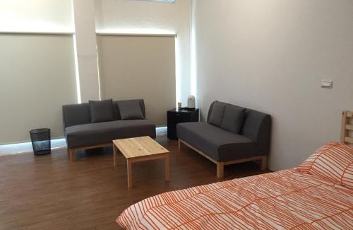 Dongshan House | Explore Jing An Lohas Homestay: Pet & Child Friendly Retreat