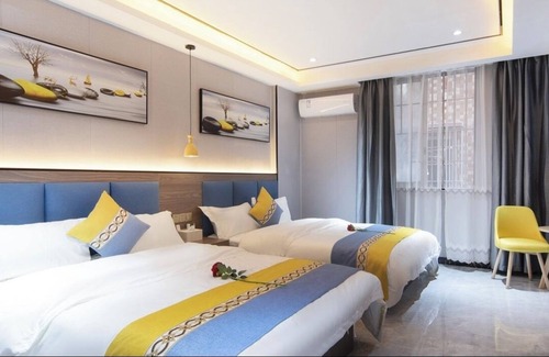 Dongguan City Center Apartment | Jing Du Gong Guan