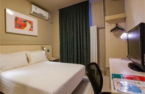 Downtown Beijing Hotel | Budget-Friendly Jinjiang Inn Beijing: Family & Dining Options