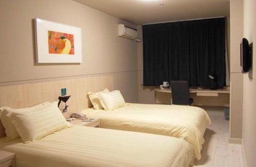 Luyuan Hotel | Convenient Stay at Jinjiang Inn Changchun FAW Factory