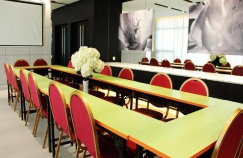 Dongguan City Center Hotel | Convenient Stay at Jinjiang Inn Dongguan Near Subway Station