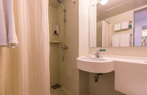 Hai'an Hotel | Convenient Stay at Jinjiang Inn HaiAn Railway Station