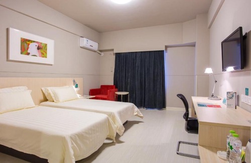 Guandu Hotel | Comfort Near Kunming Changshui Airport - Guest Rated 8/10
