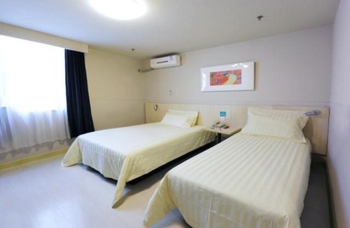 Guangyang District Hotel | Convenient Stay at Jinjiang Inn Langfang Pedestrian Street