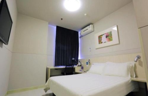 Guangyang District Hotel | Convenient Stay at Jinjiang Inn Langfang Pedestrian Street