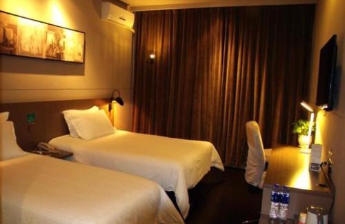 Jinshui District Hotel | Discover Jinjiang Inn Select Zhenzhou near Technology Market