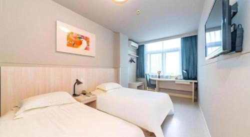 Yanta Qu Hotel | Convenient Stay at Jinjiang Inn Xi'an Dayan Tower