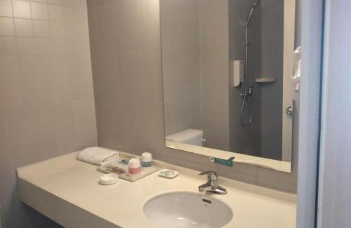 Yanta Qu Hotel | Budget-Friendly Stay at Jinjiang Inn Xi'an Exhibition Centre