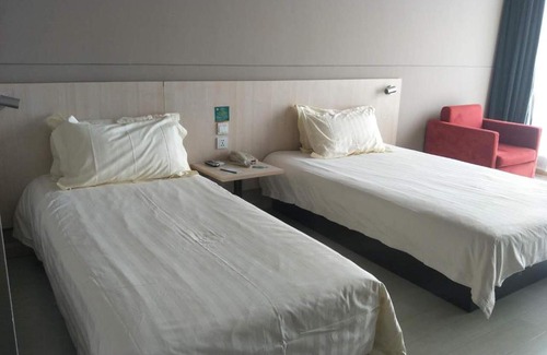 Yanta Qu Hotel | Budget-Friendly Stay at Jinjiang Inn Xi'an Exhibition Centre