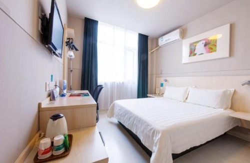 Yanta Qu Hotel | Guest Rated 10/10: Jinjiang Inn Near Giant Wild Goose Pagoda