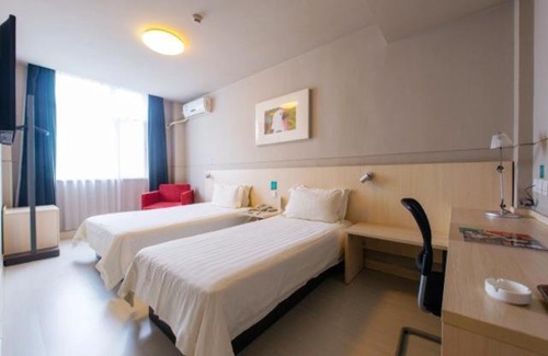 Yanta Qu Hotel | Guest Rated 10/10: Jinjiang Inn Near Giant Wild Goose Pagoda