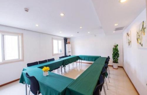 Yanta Qu Hotel | Guest Rated 10/10: Jinjiang Inn Near Giant Wild Goose Pagoda