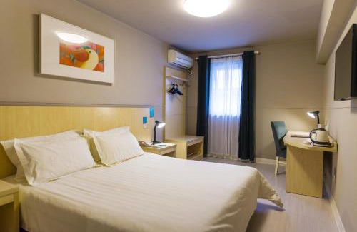 Xincheng Hotel | Convenient Jinjiang Inn Xi'an Changle West Road Awaits You