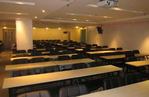 Yanta Qu Hotel | Budget-Friendly Jinjiang Inn with Family Amenities in Xi'an