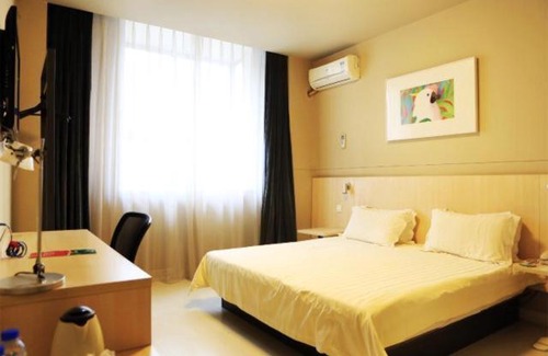 Yanta Qu Hotel | Budget-Friendly Jinjiang Inn with Family Amenities in Xi'an
