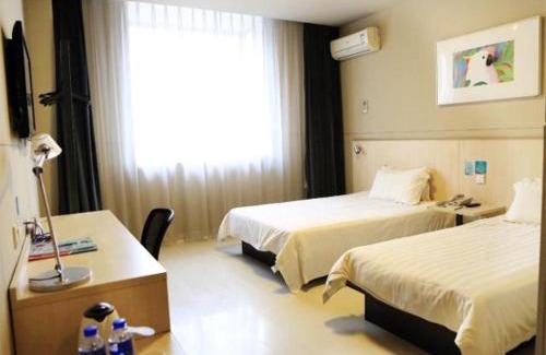Yanta Qu Hotel | Budget-Friendly Jinjiang Inn with Family Amenities in Xi'an