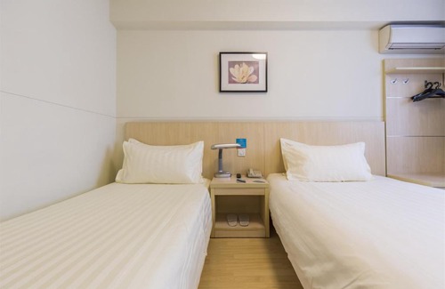 Xingqing Qu Hotel | Discover Jinjiang Inn - Yinchuan New Moon Square Stay
