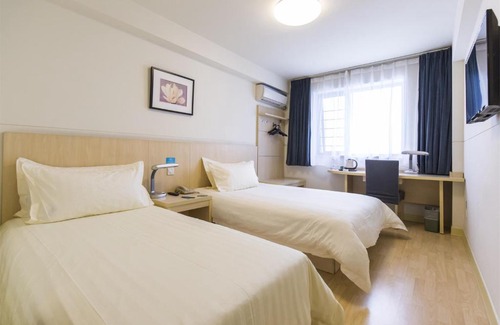 Xingqing Qu Hotel | Discover Jinjiang Inn - Yinchuan New Moon Square Stay