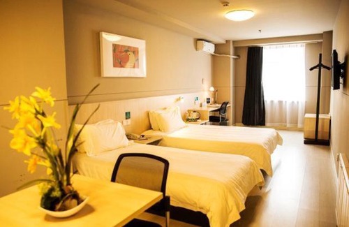 Zhanqian District Hotel | Discover Jinjiang Inn Yingkou Near Dongsheng Market - Top Rated!