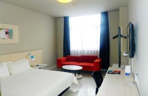 Zhengdong New Area Hotel | Family-Friendly Stay at Jinjiang Inn Zhengzhou Convention Center