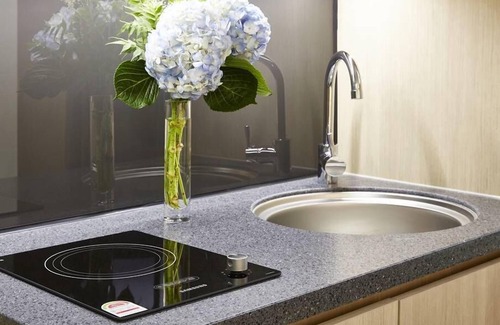 Jinju Hotel | Discover Jinju Raon Stay: Family-Friendly with Breakfast