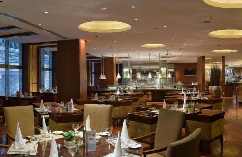 Pudong Hotel | Explore Jinling Purple Mountain Hotel: 5-Star Comfort Awaits