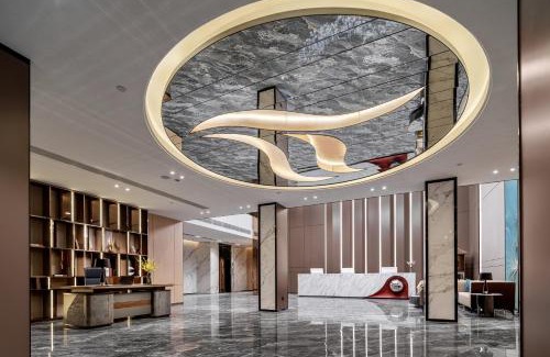 Baiyun Hotel | Comfortable Jinshi Hotel: Child-Friendly with Breakfast Included