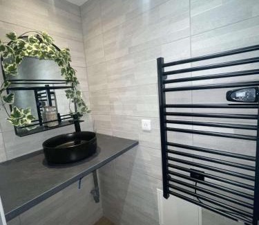 Rieux-Minervois House | Discover Jiovanni: Top-Rated Stay for Families & Pets
