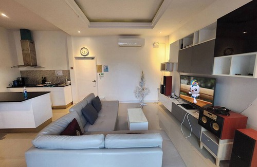 Hin Lek Fai Villa | Inviting Jira Pool Villa: Private Pools and Family-Friendly Fun