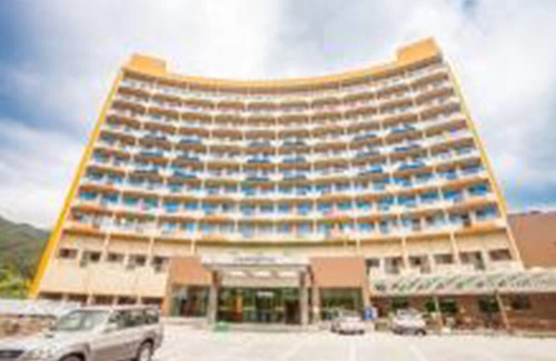 Namwon Condo | Discover Jiri Mountain Ilsung Condo with Family-Friendly Amenities