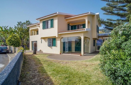 Ponta do Sol Villa | Jiri Villa: Relaxing Spa Retreat for Families