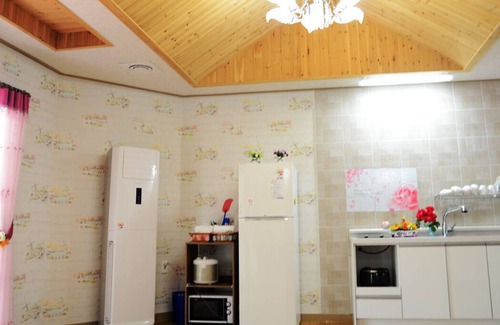Gurye Condo | Inviting Jirisan Pension: Family-Friendly with Breakfast