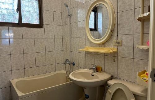 Ruifang House | Explore Jiufen Gourd Stone TreeHouse: 4-Star Family Retreat