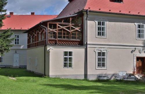 Bohumilice Apartment | Oceanfront Escape at Jizdarna Zamek Skalice - 9.5/10 Rated