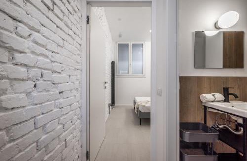 Turro Apartment | Chic JJ6 Loreto-Duomo: Pet & Child Friendly Stay