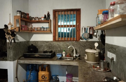 Peliyagoda Apartment | Discover Jjkk: Family-Friendly & Pet Welcoming Retreat