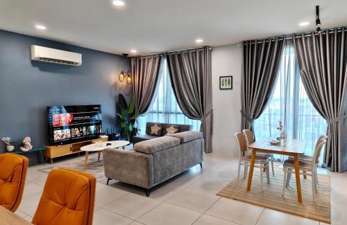 Kuching Apartment | Discover Jk DeLOFTS: Spacious Retreat with Pool & Pet Access