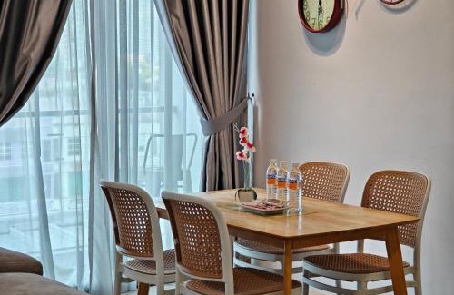 Kuching Apartment | Discover Jk DeLOFTS: Spacious Retreat with Pool & Pet Access