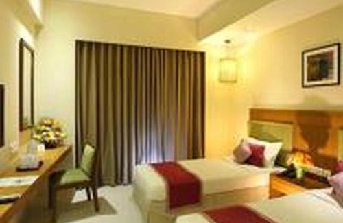 Perambra Hotel | Budget-Friendly Stay at Jk Park Residency Perambra