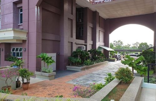 Kuching Apartment | Discover JK UpperSanctuary with Pool & Child-Friendly Fun