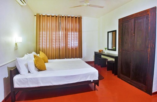Hikkaduwa House | Oceanfront Escape at JLH Beach Hotel Hikkaduwa
